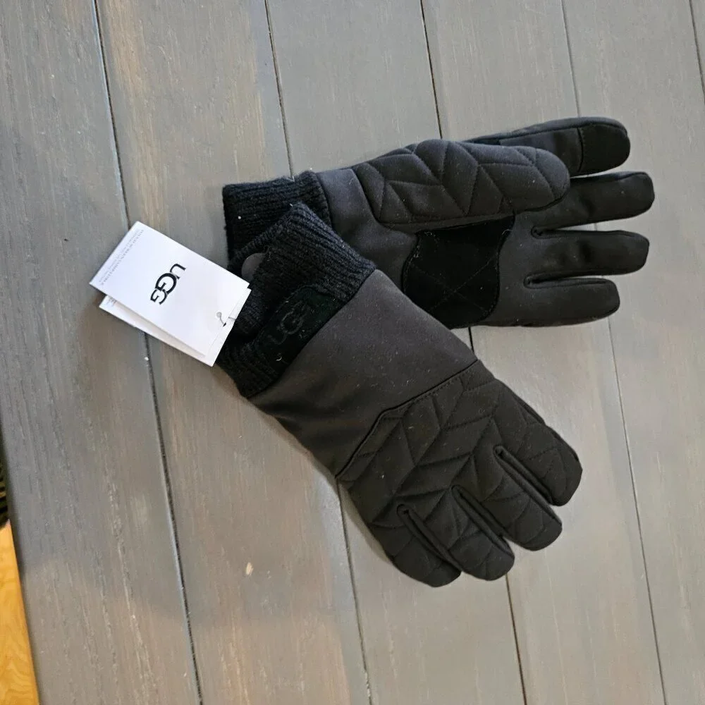 UGG Black Quilted Winter Gloves  Warm & Cozy Cold Weather Gloves Size Small NWT